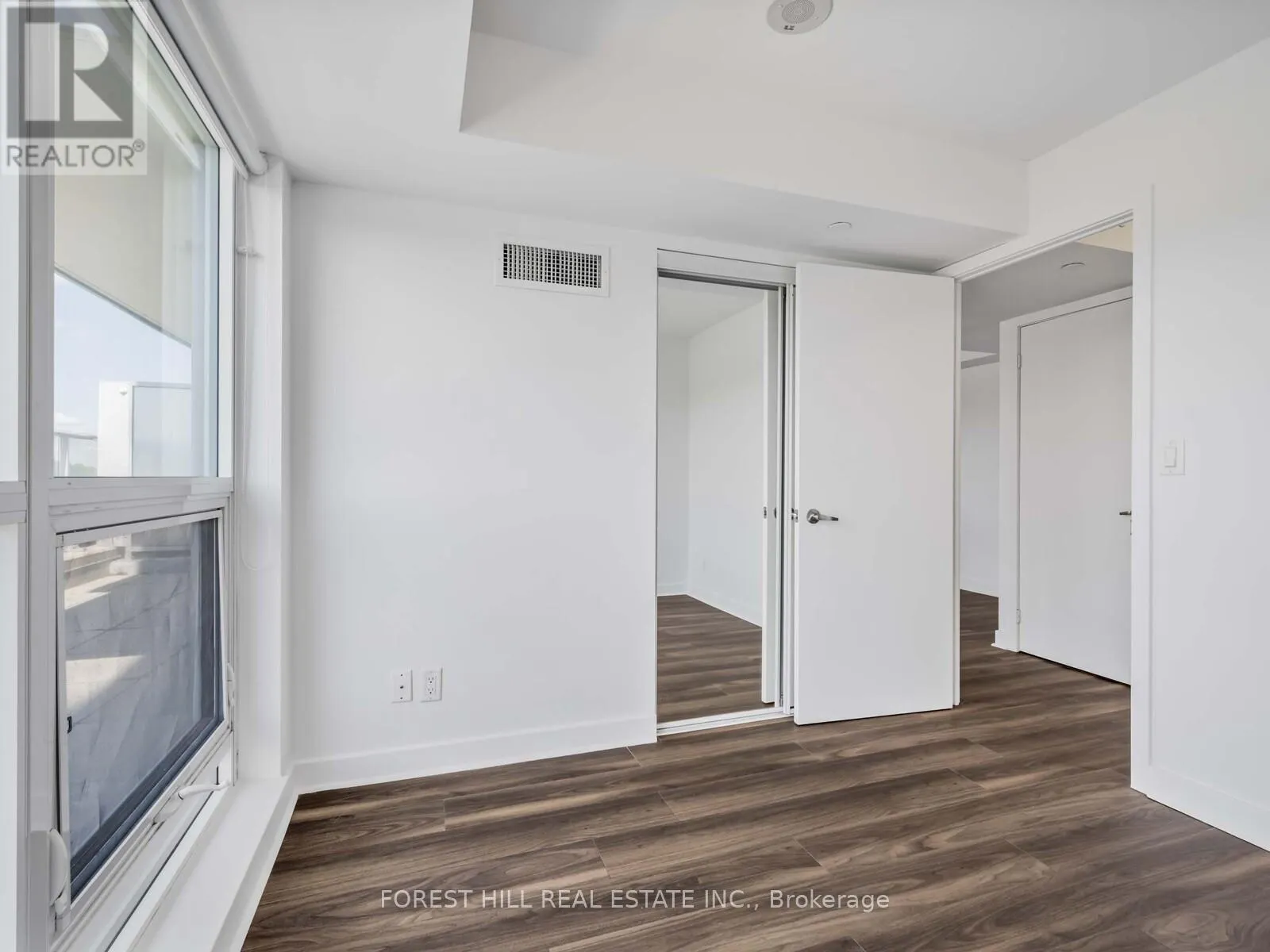 510 - 58 ORCHARD VIEW BOULEVARD