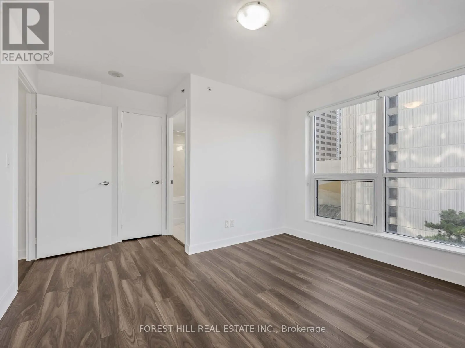 510 - 58 ORCHARD VIEW BOULEVARD