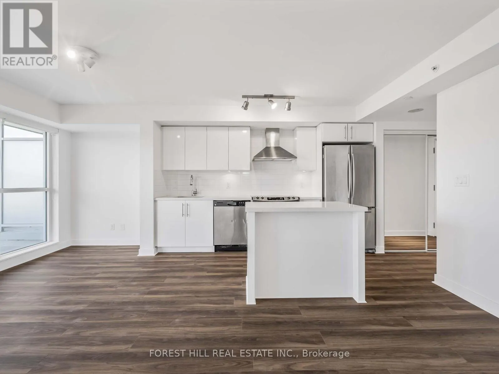 510 - 58 ORCHARD VIEW BOULEVARD
