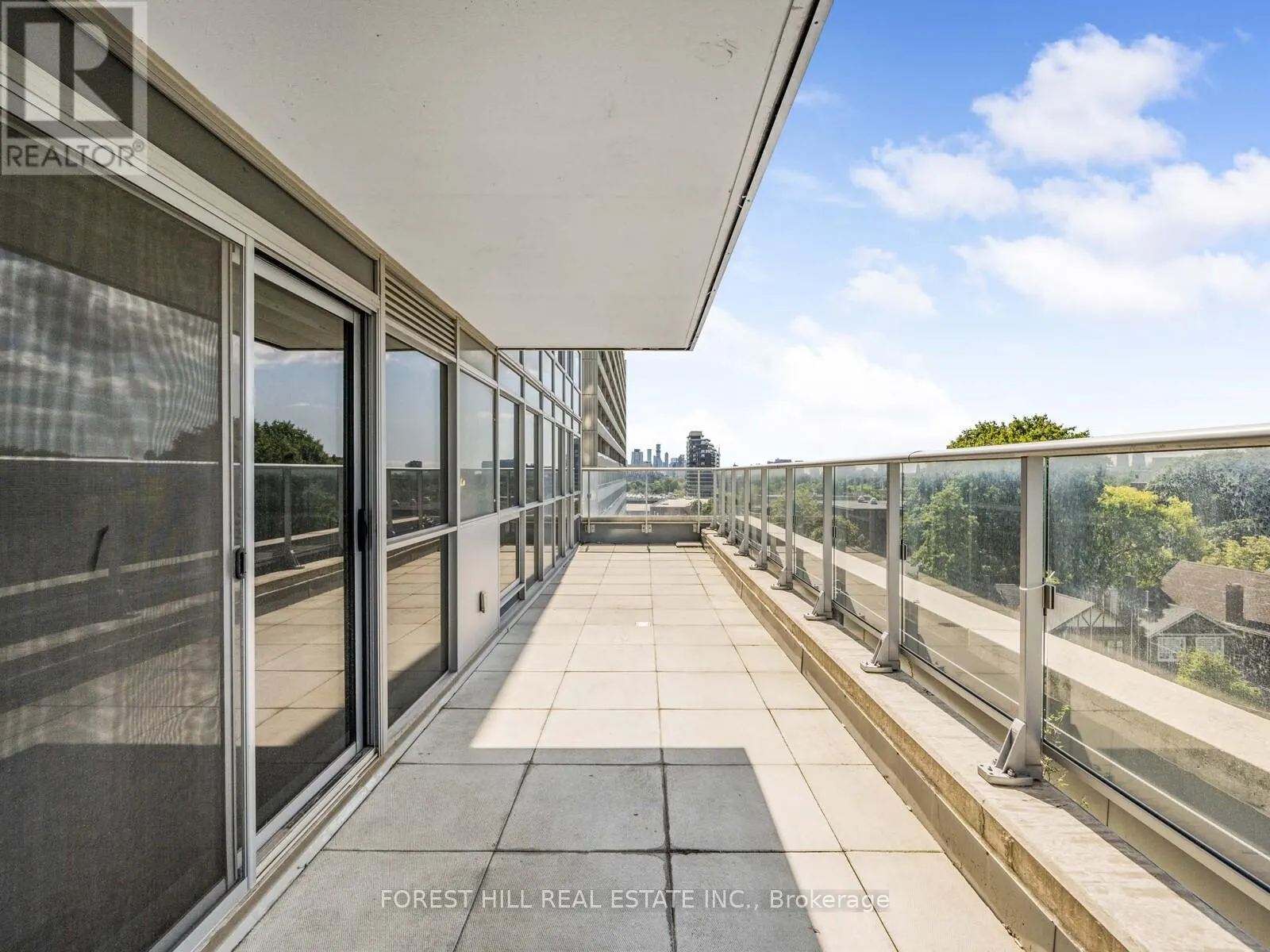 510 - 58 ORCHARD VIEW BOULEVARD