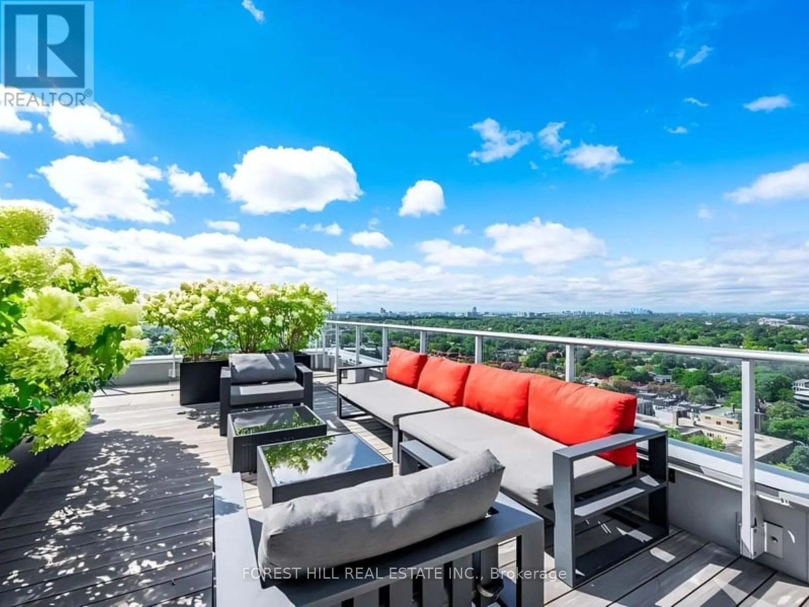 510 - 58 ORCHARD VIEW BOULEVARD
