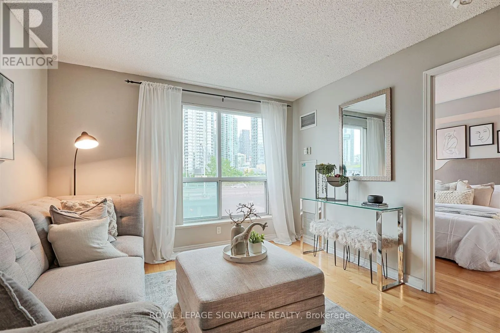 505 - 410 QUEENS QUAY W