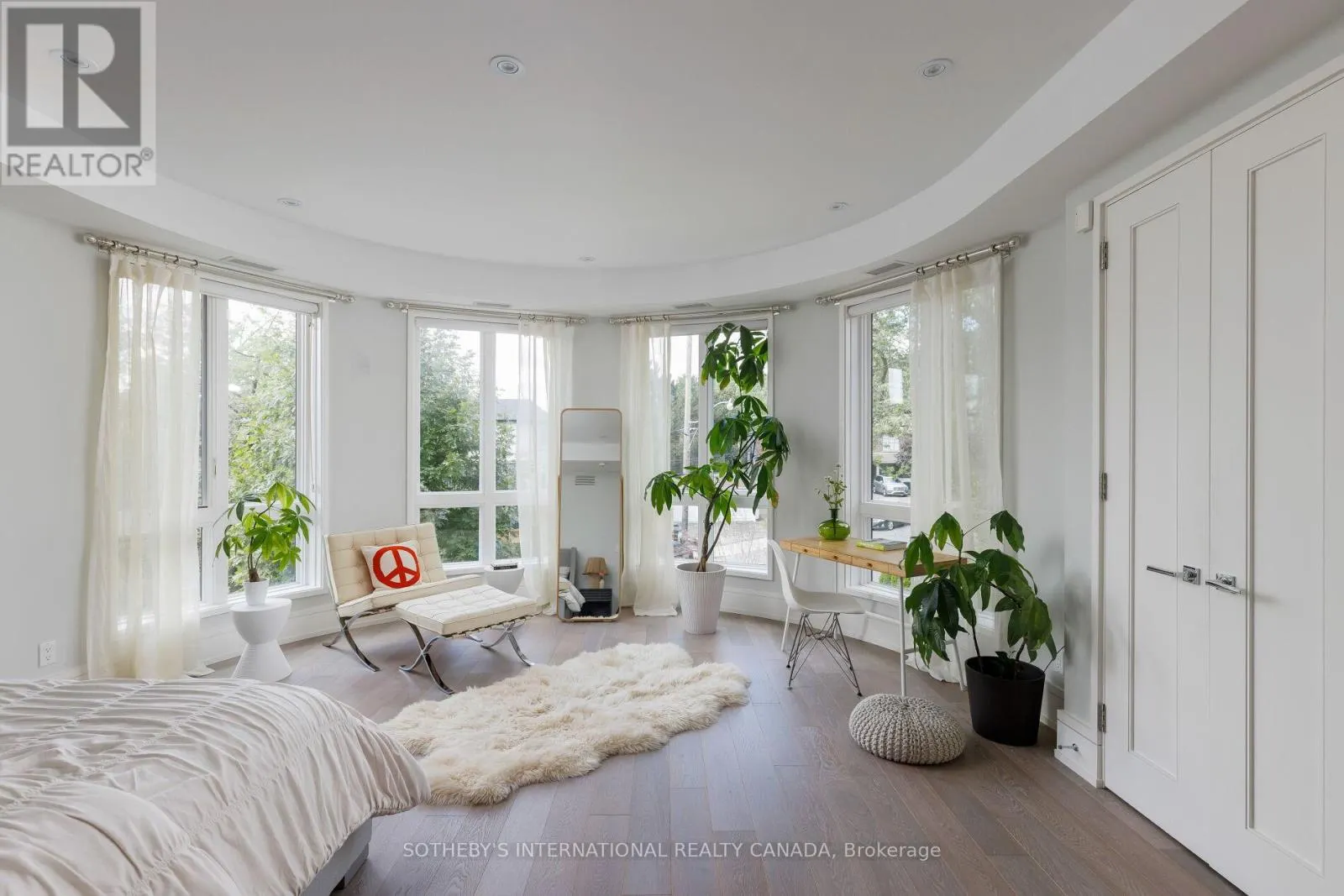 7 THURLOE AVENUE