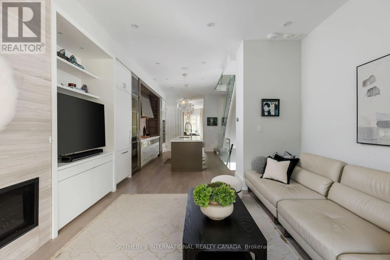 7 THURLOE AVENUE