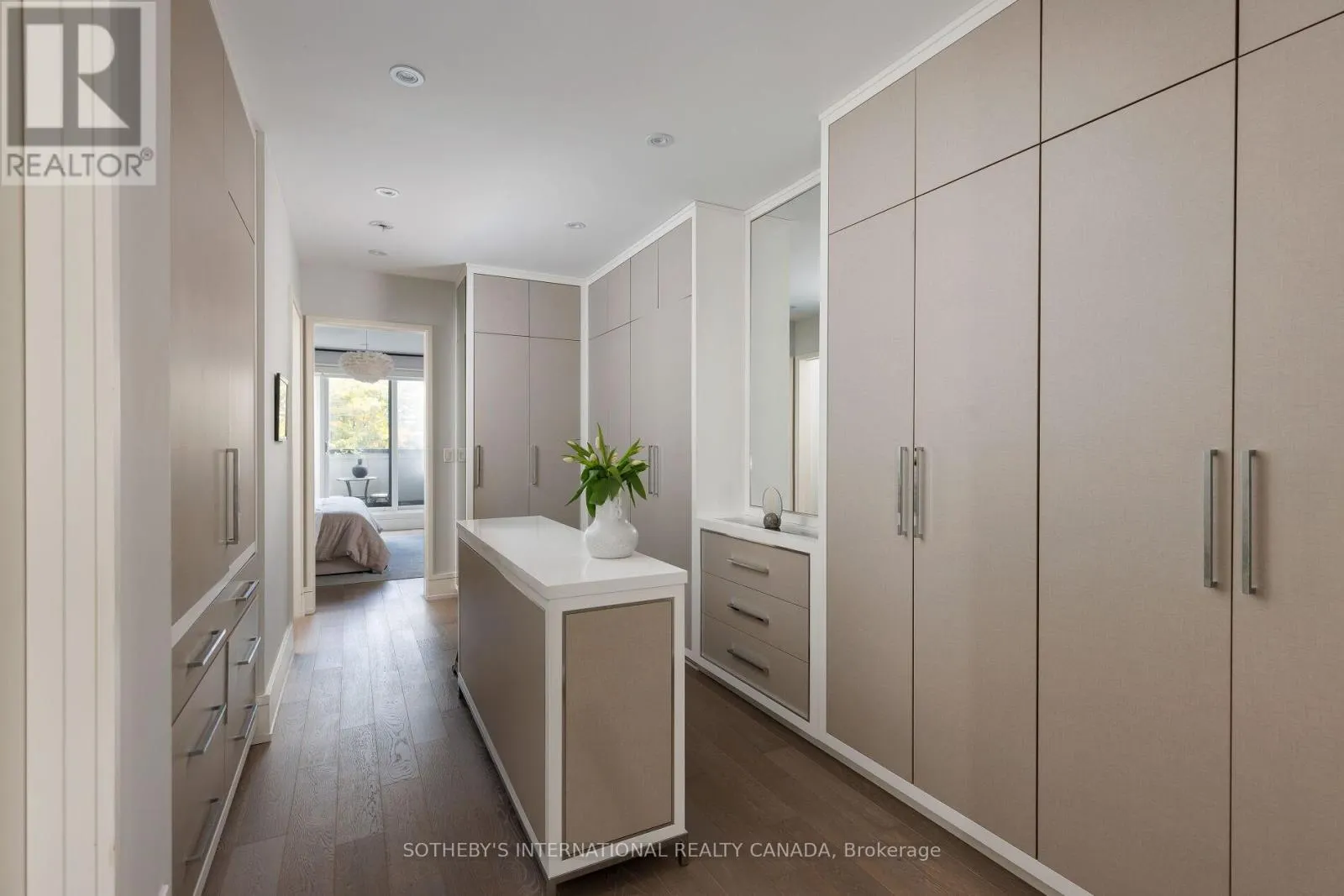 7 THURLOE AVENUE