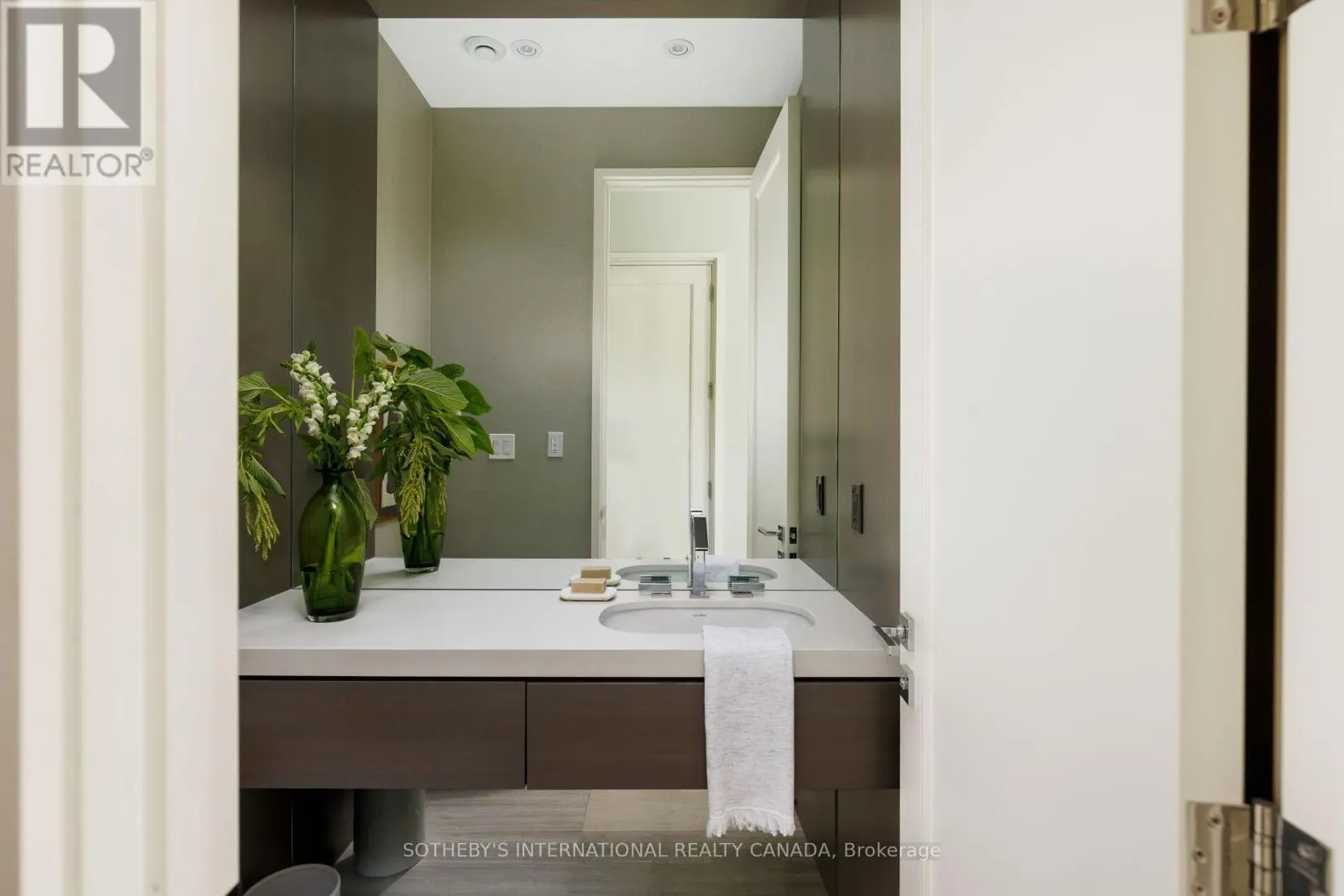 7 THURLOE AVENUE