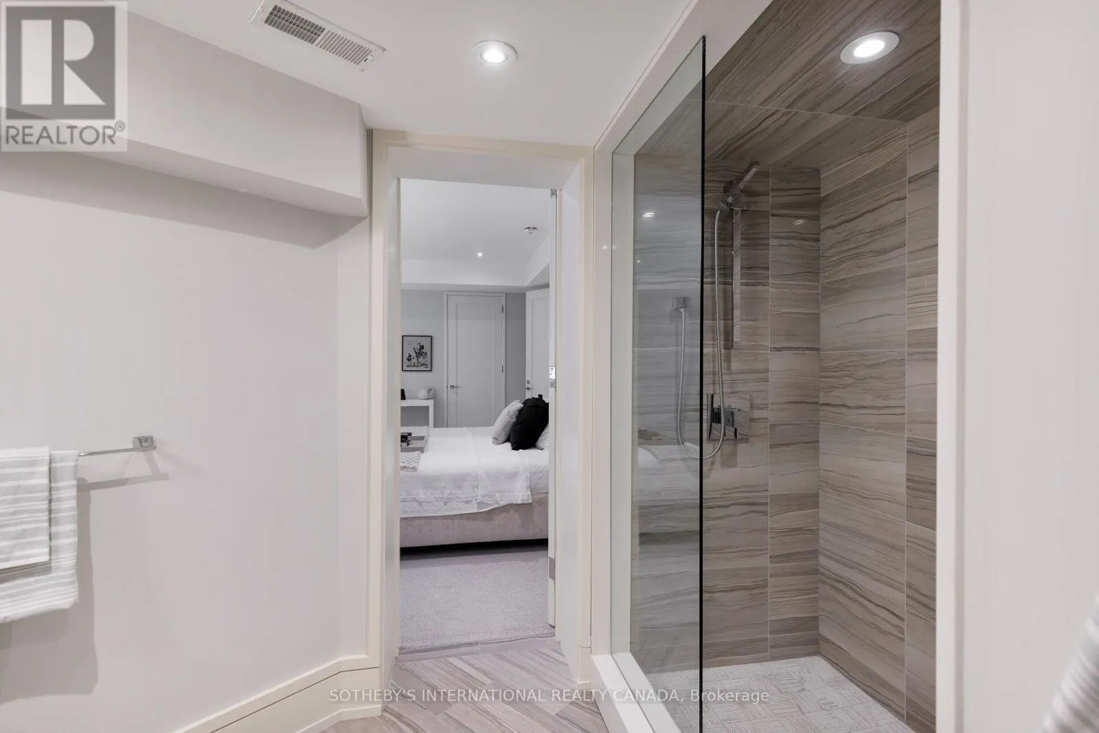 7 THURLOE AVENUE