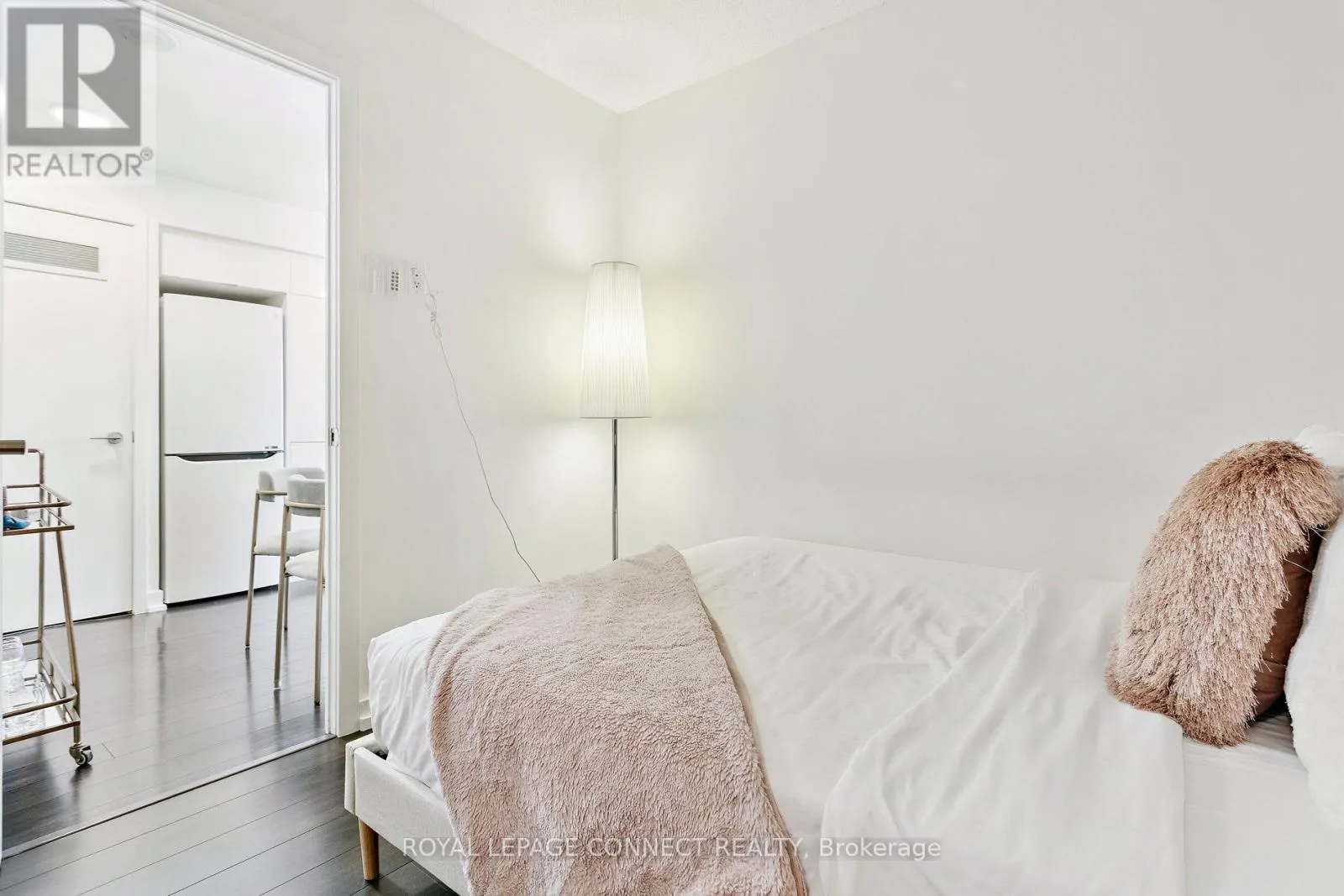 921 - 151 DAN LECKIE WAY
