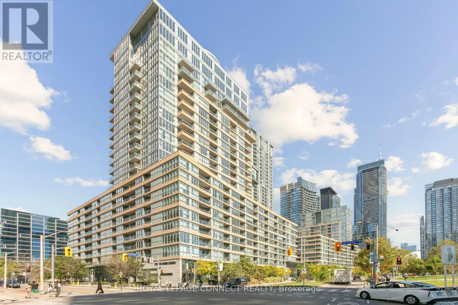 921 - 151 DAN LECKIE WAY
