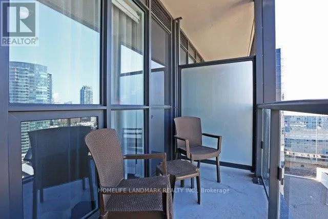 1813 - 300 FRONT STREET W