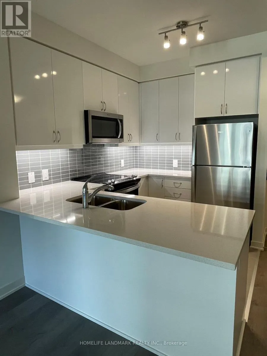905 - 4955 YONGE STREET