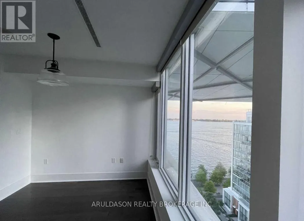 1125 - 29 QUEENS QUAY E