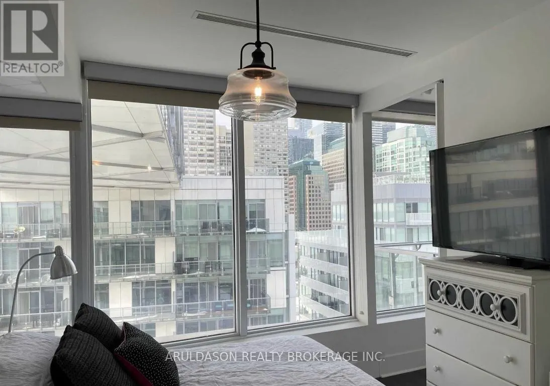 1125 - 29 QUEENS QUAY E