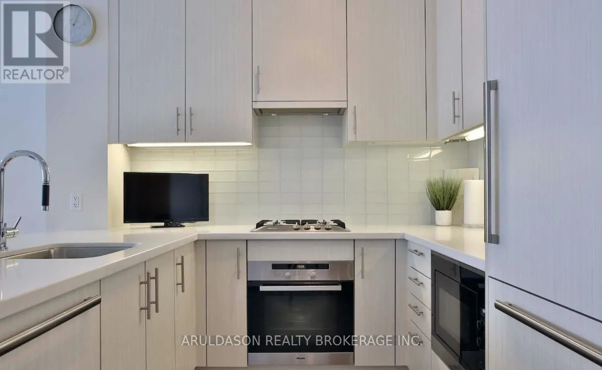 1125 - 29 QUEENS QUAY E
