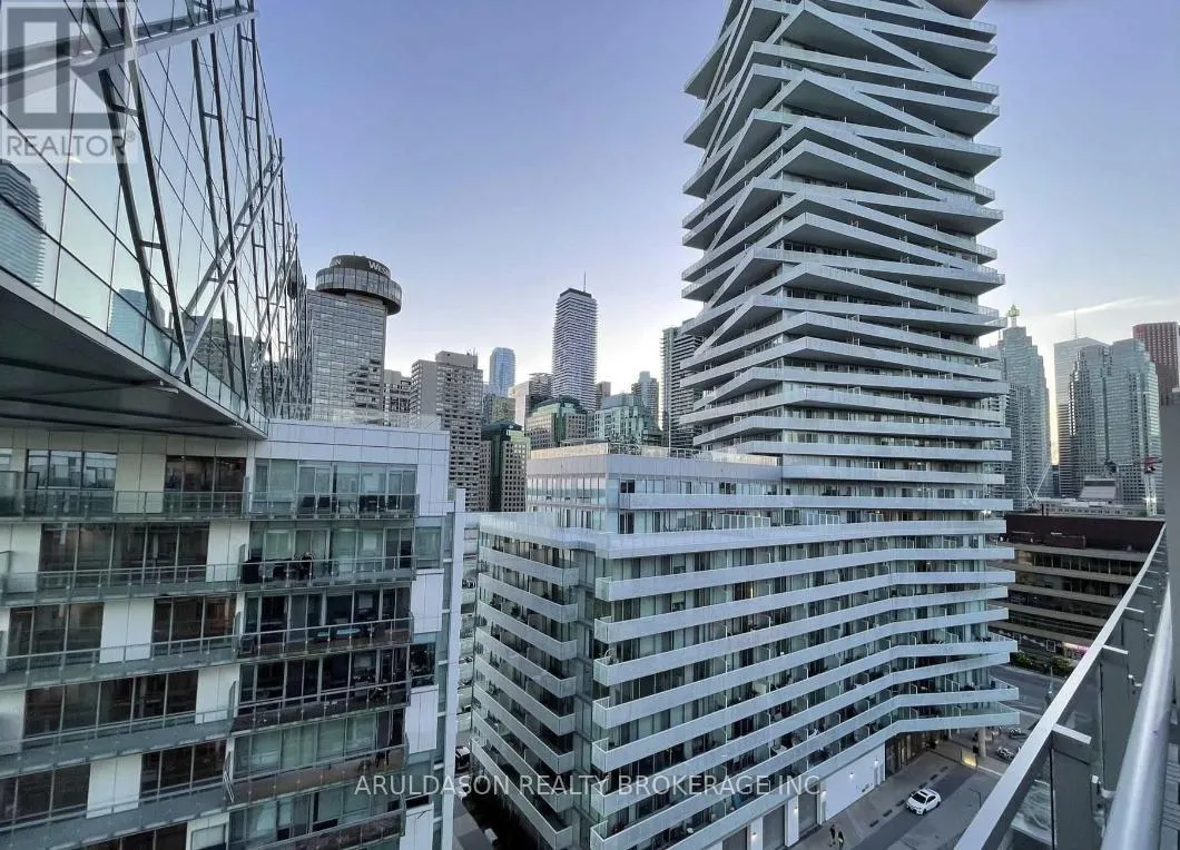 1125 - 29 QUEENS QUAY E