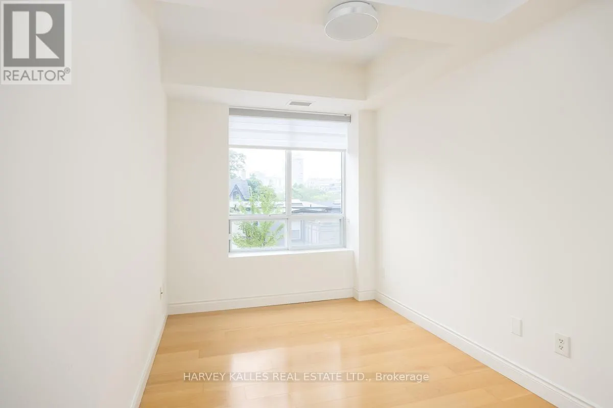302 - 77 MCMURRICH STREET