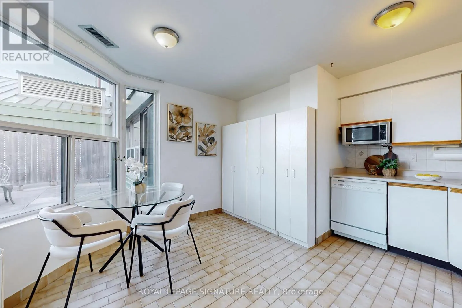 1205 - 5795 YONGE STREET