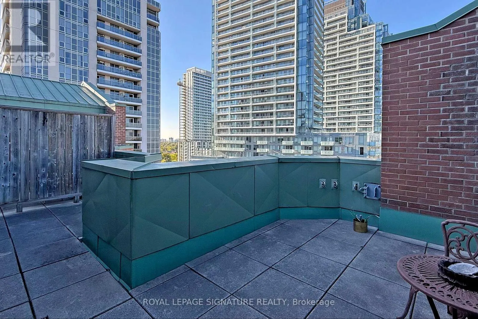 1205 - 5795 YONGE STREET