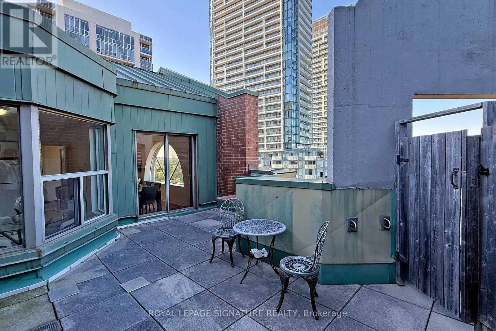 1205 - 5795 YONGE STREET
