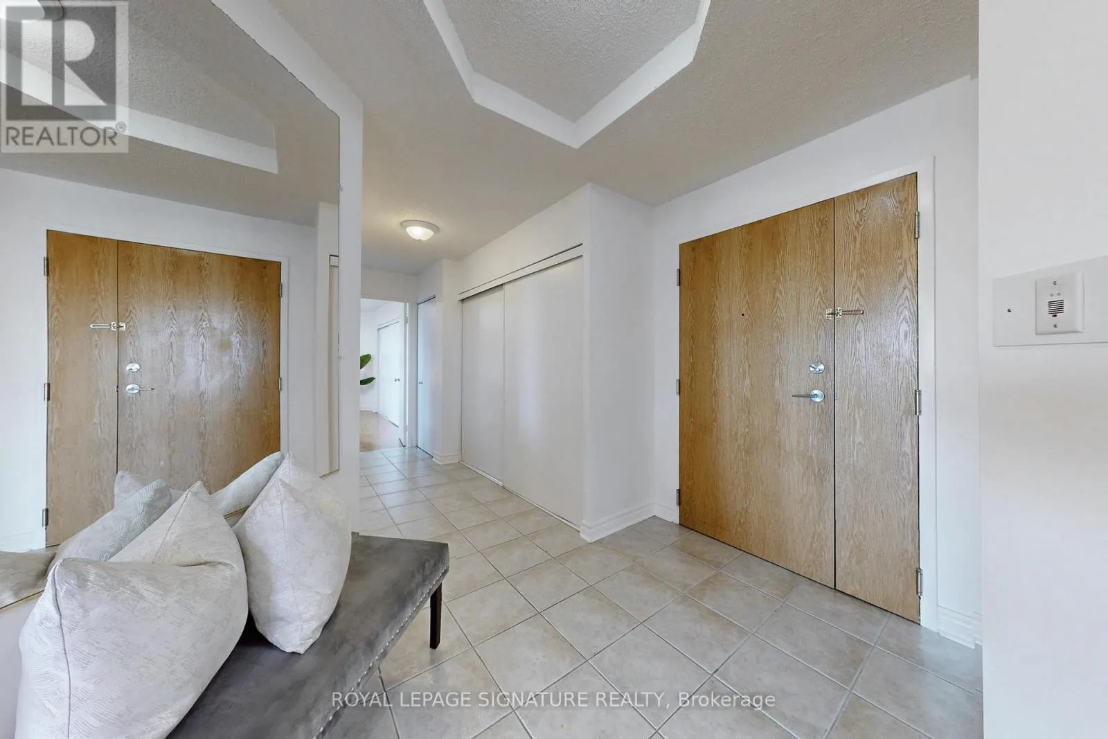 1205 - 5795 YONGE STREET