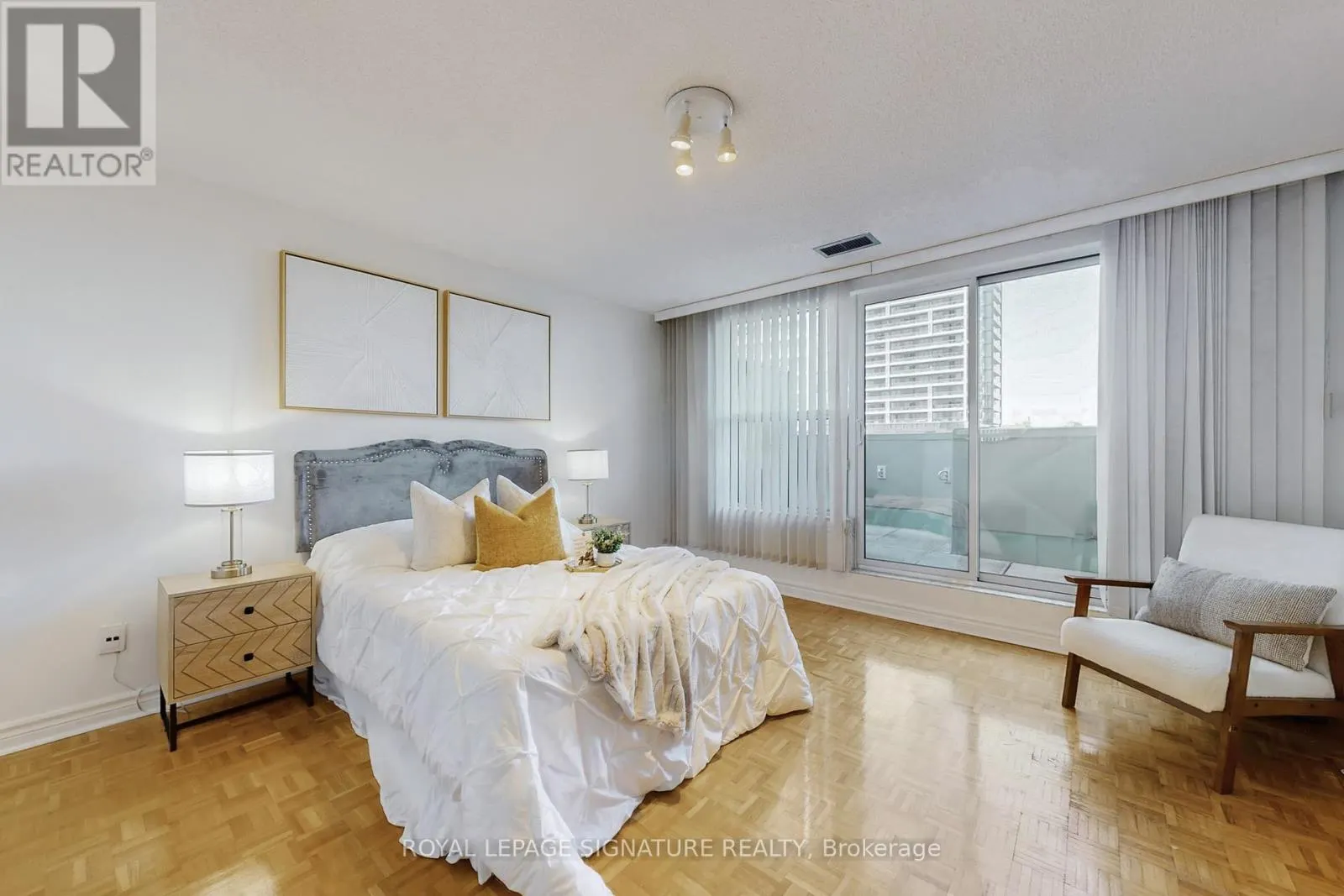 1205 - 5795 YONGE STREET