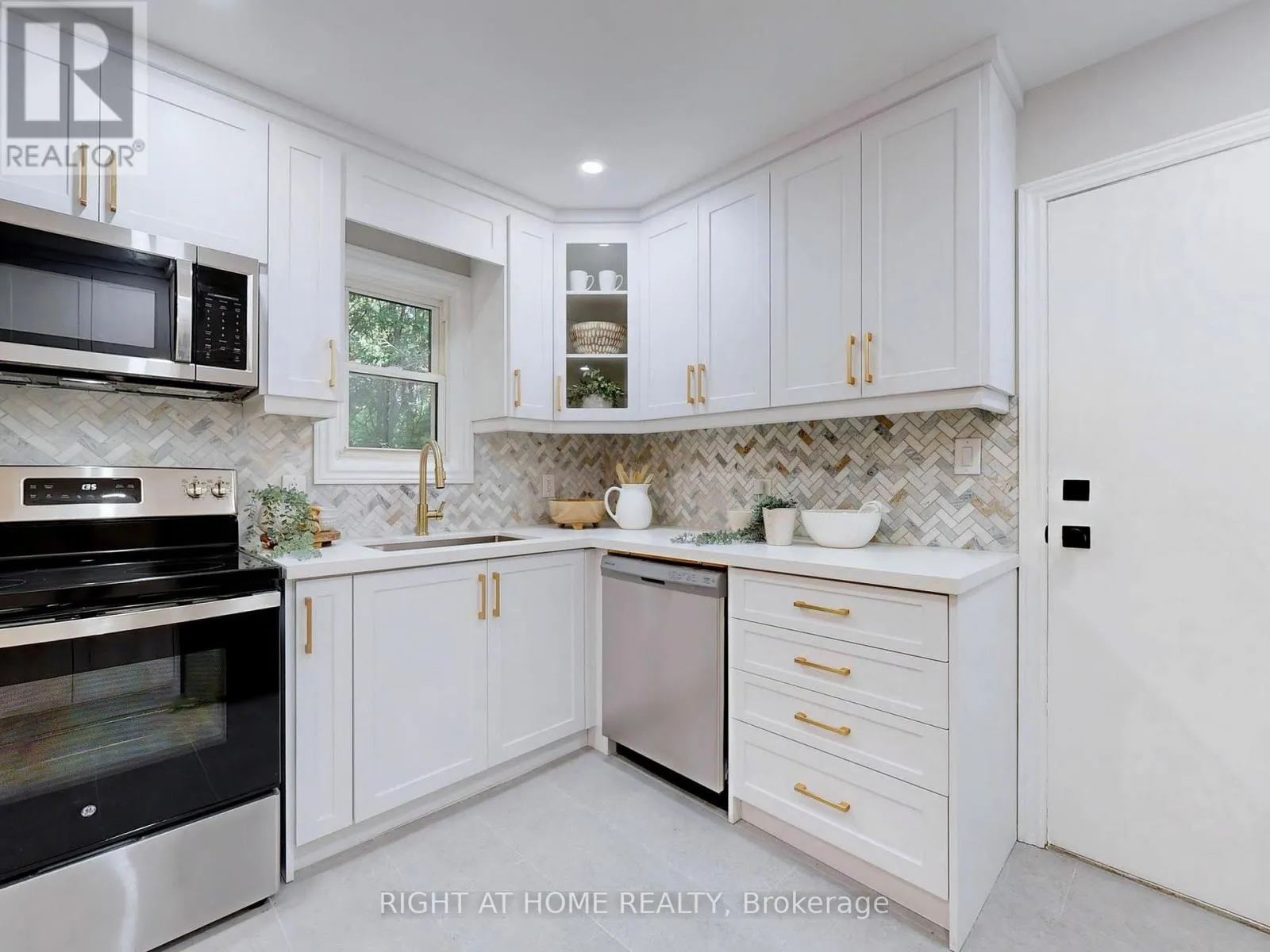 61 PLUM TREE WAY