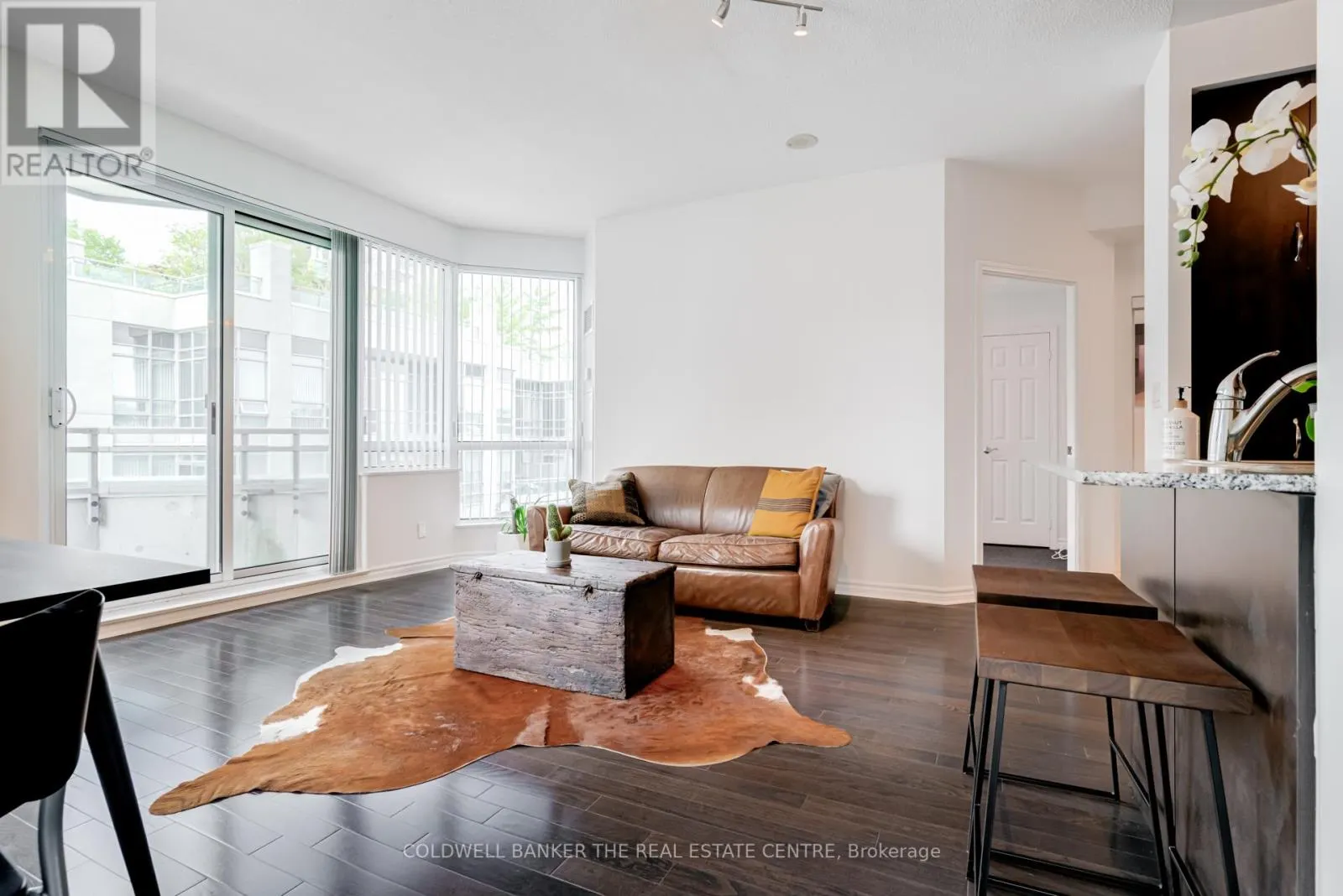 310 - 18 HOLMES AVENUE