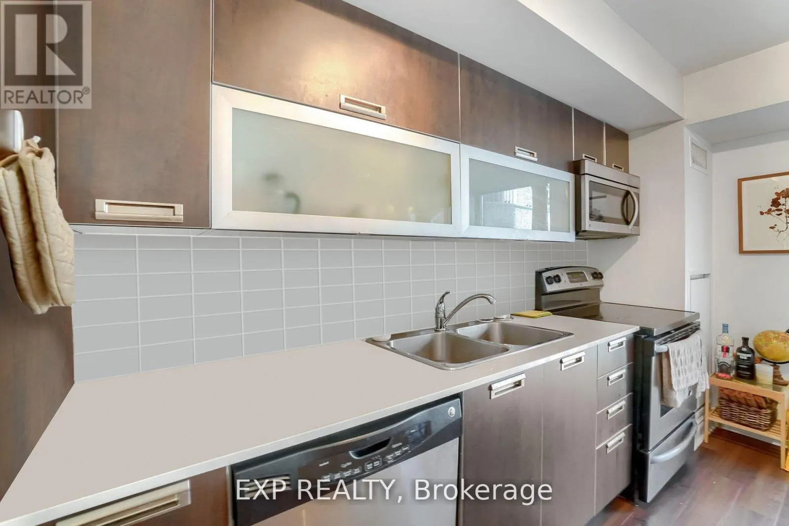 308 - 28 TED ROGERS WAY