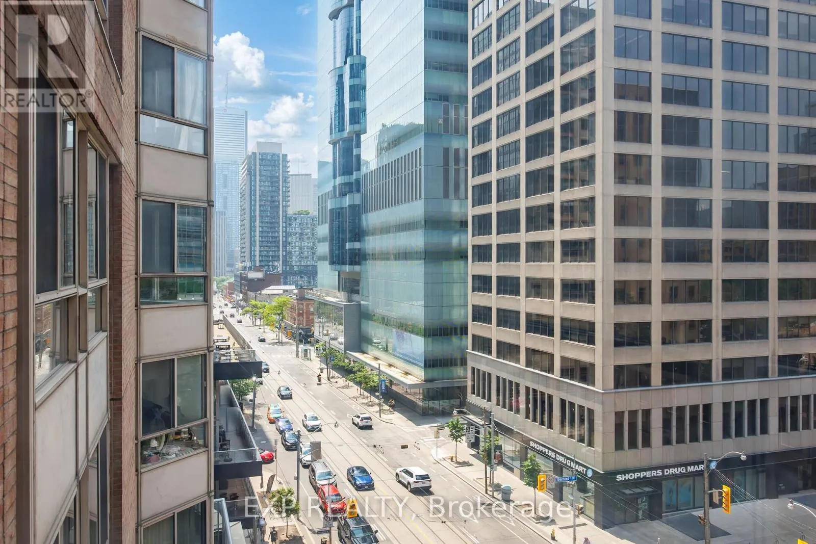 817 - 711 BAY STREET