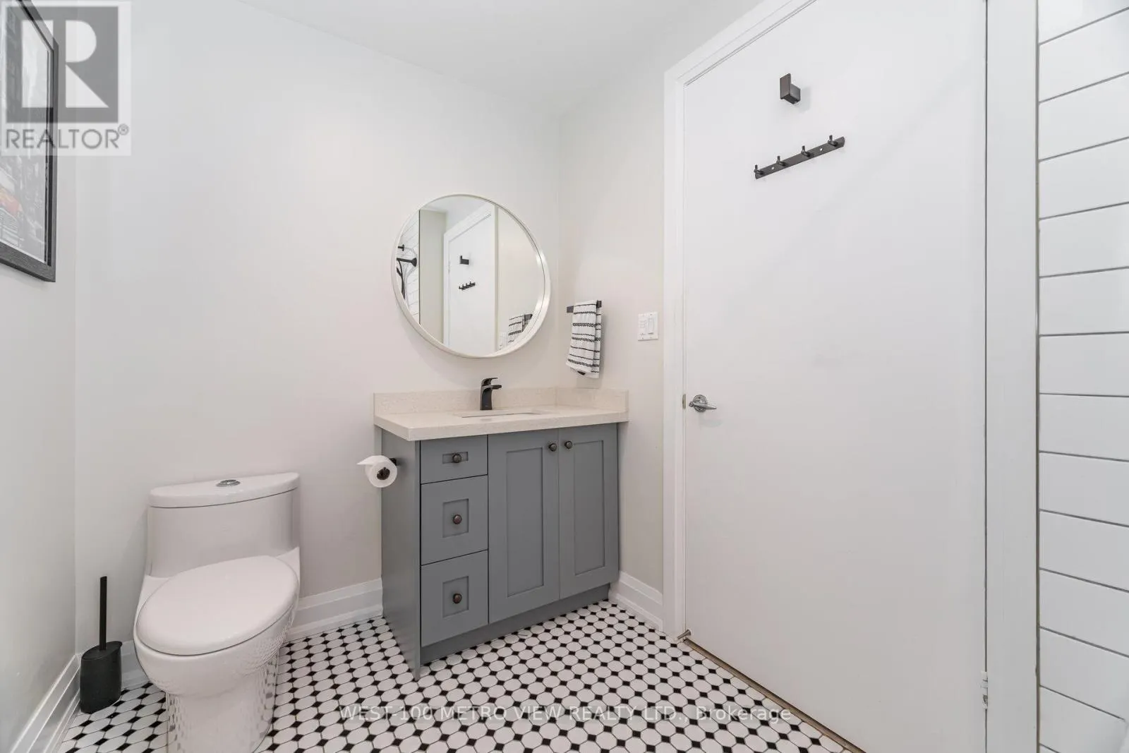 710 - 700 KING STREET W