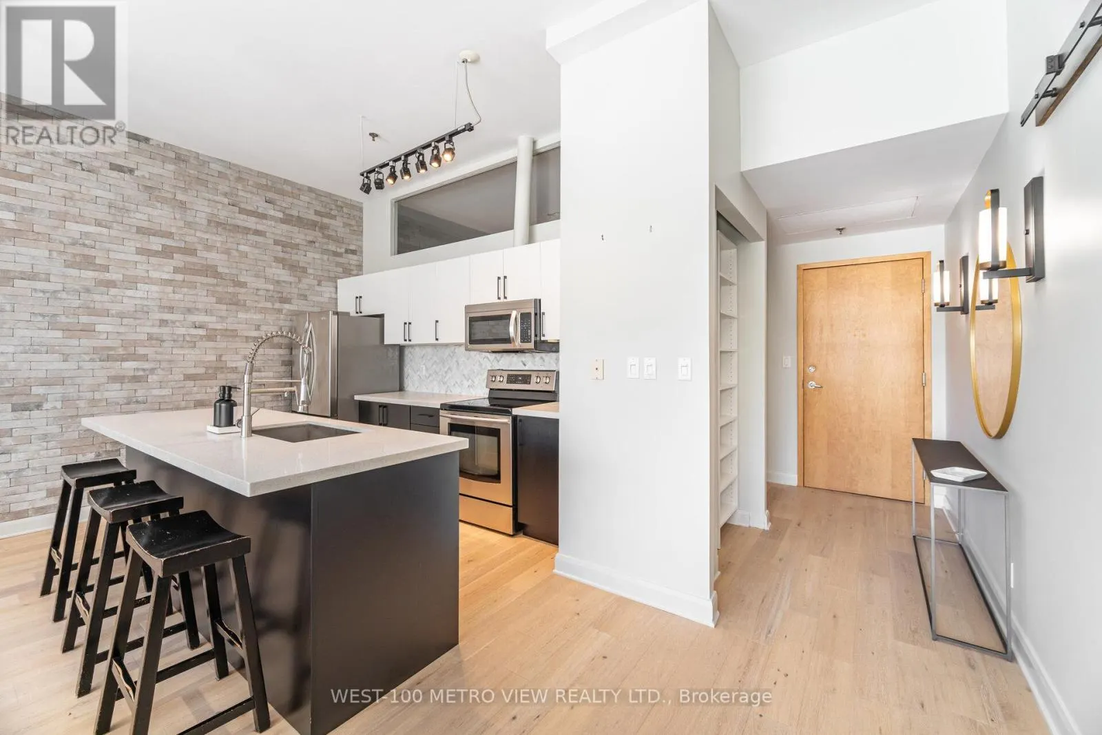 710 - 700 KING STREET W