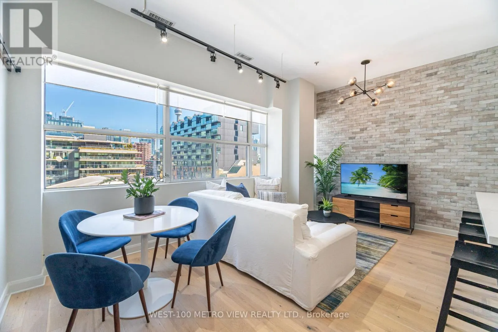 710 - 700 KING STREET W