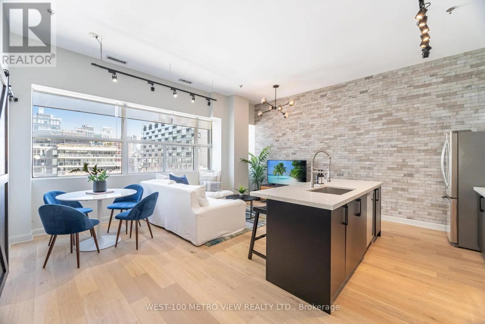 710 - 700 KING STREET W