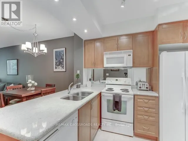 510 - 38 WILLIAM CARSON CRESCENT