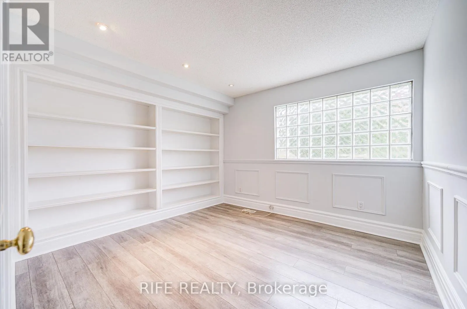 17 BRAMBLE DRIVE