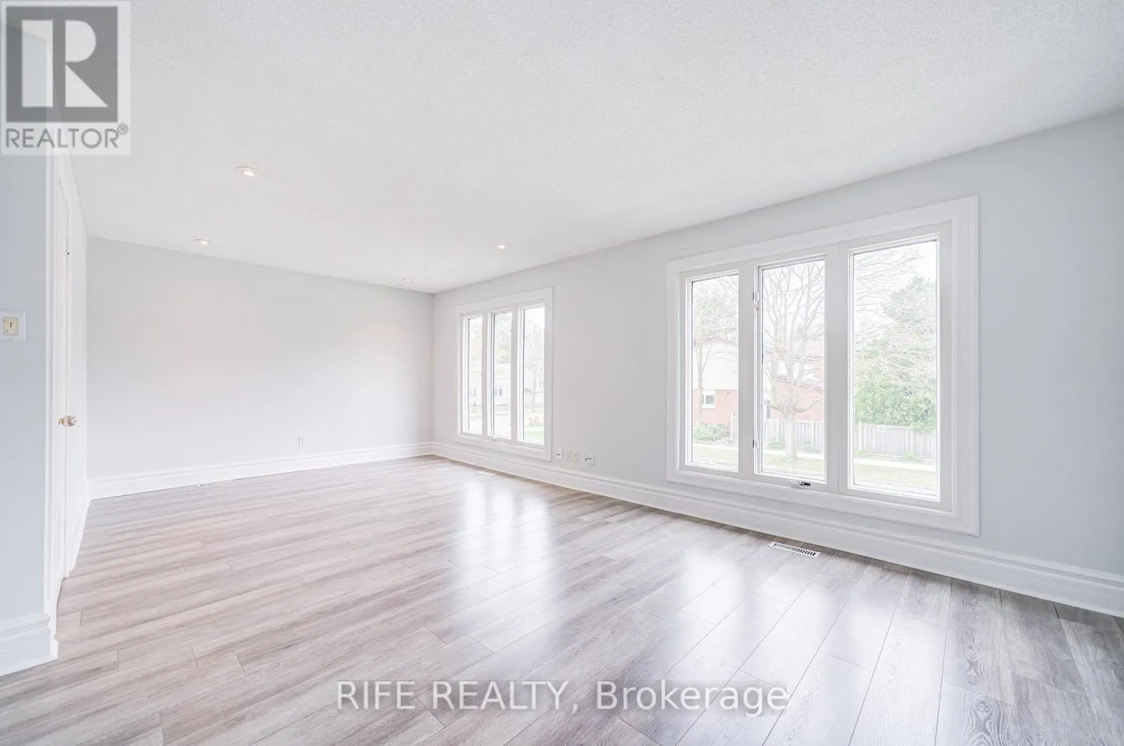 17 BRAMBLE DRIVE
