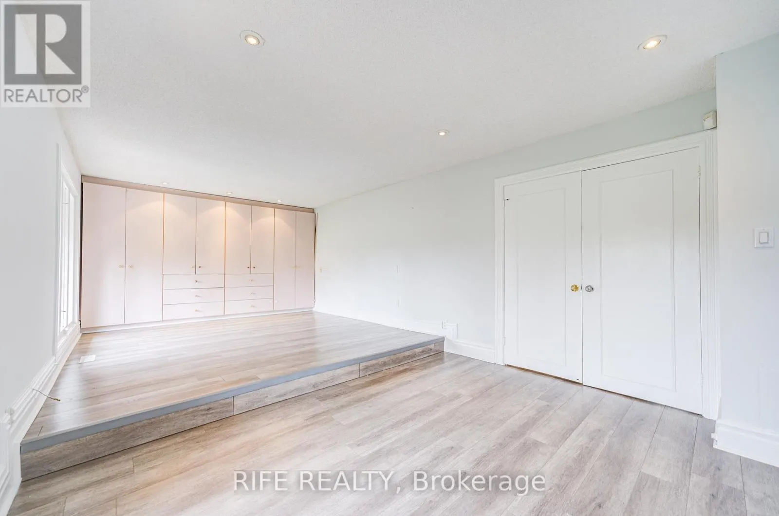 17 BRAMBLE DRIVE