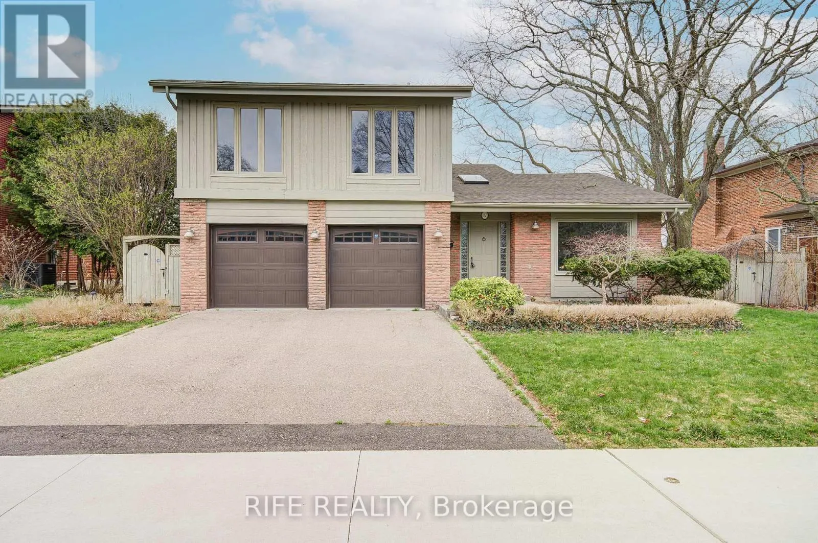 17 BRAMBLE DRIVE