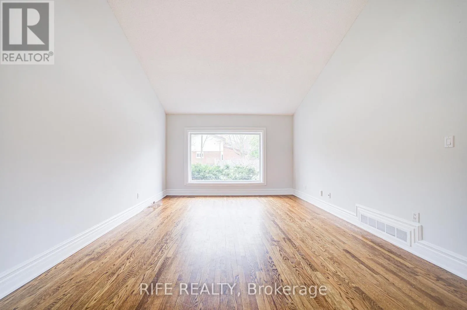 17 BRAMBLE DRIVE
