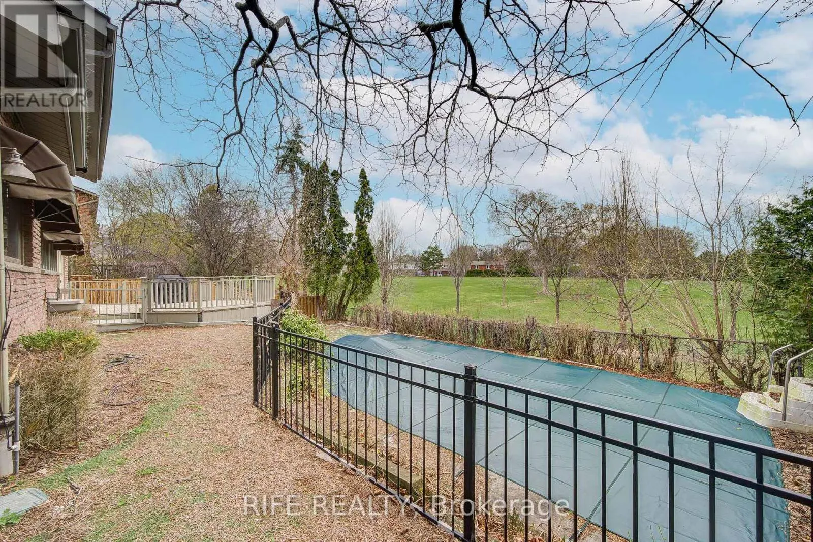 17 BRAMBLE DRIVE