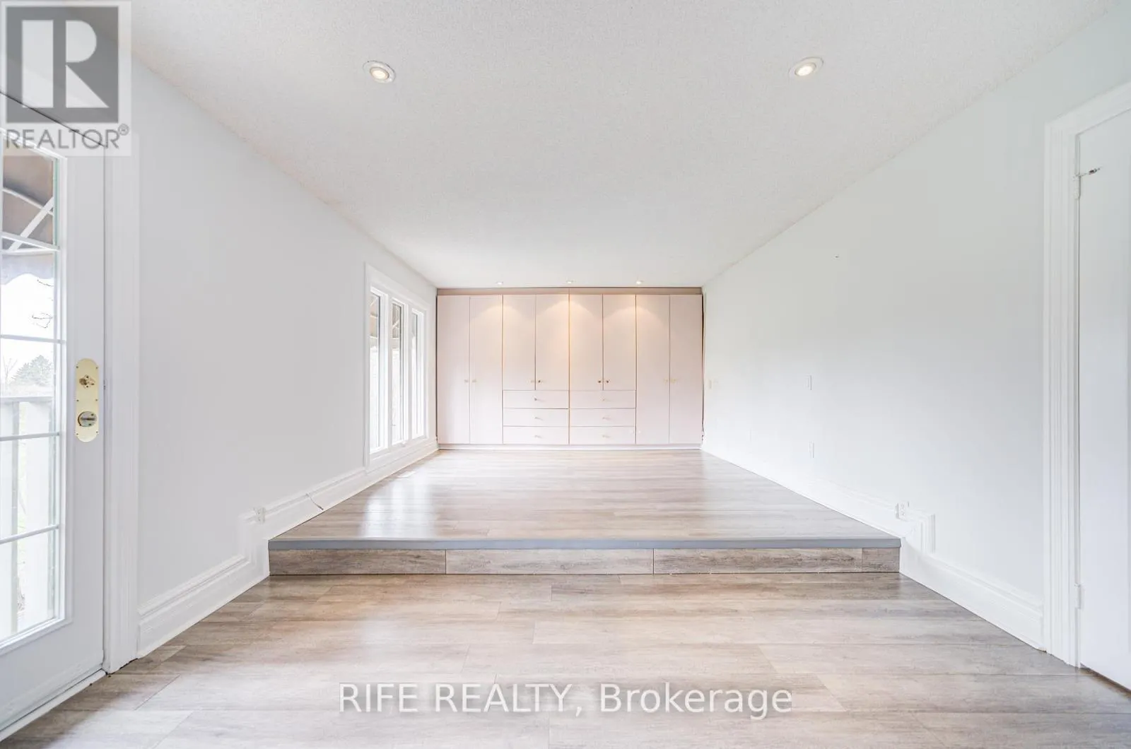 17 BRAMBLE DRIVE