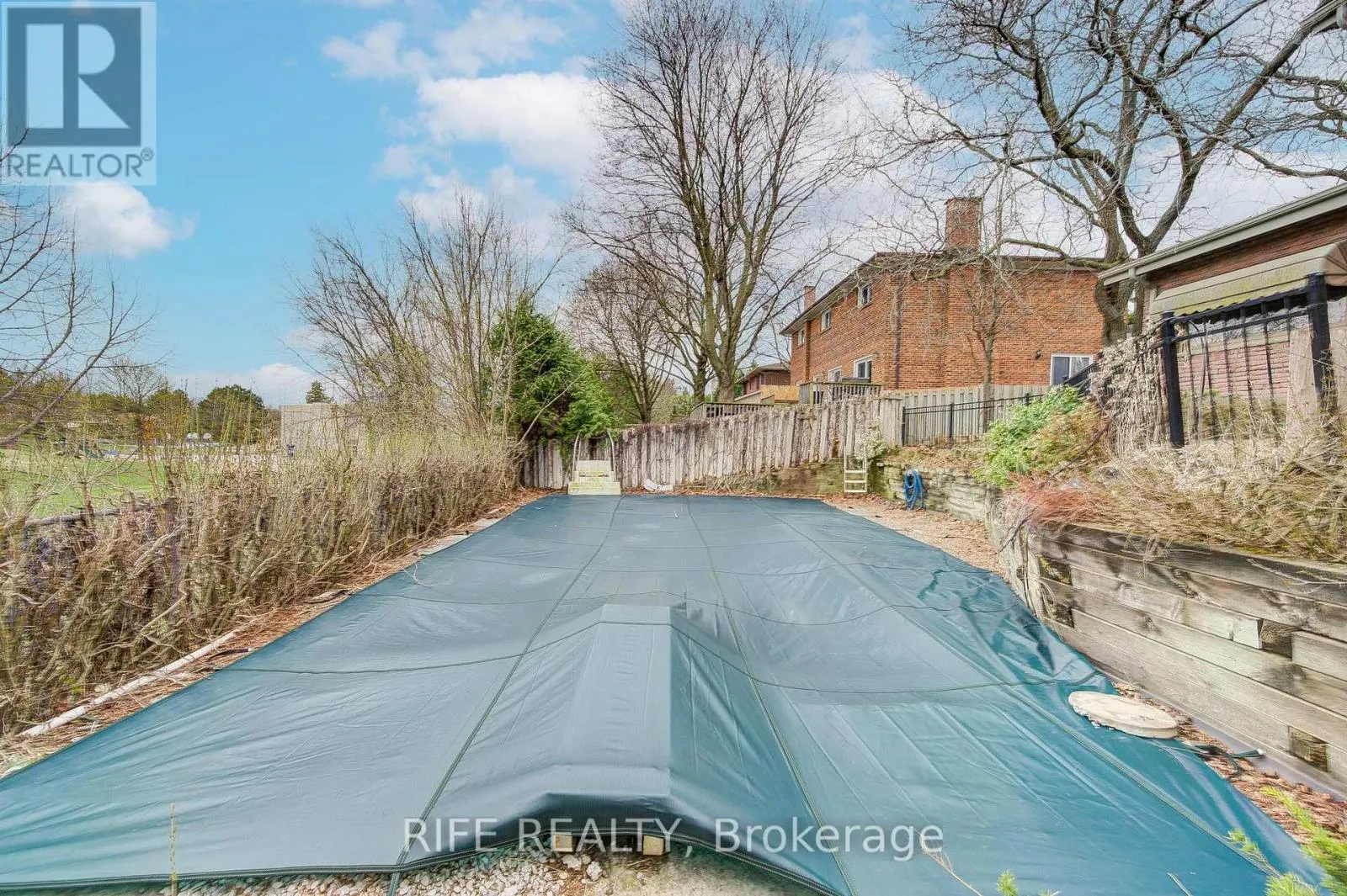 17 BRAMBLE DRIVE