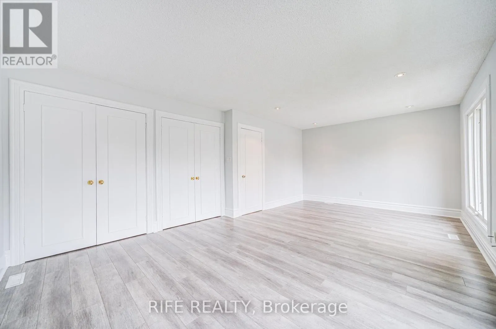 17 BRAMBLE DRIVE