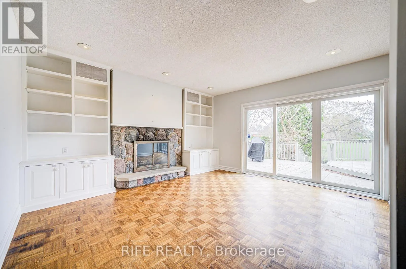 17 BRAMBLE DRIVE