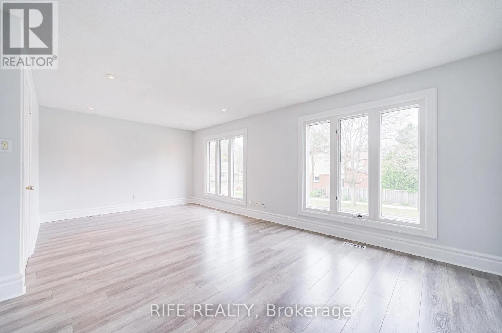 17 BRAMBLE DRIVE