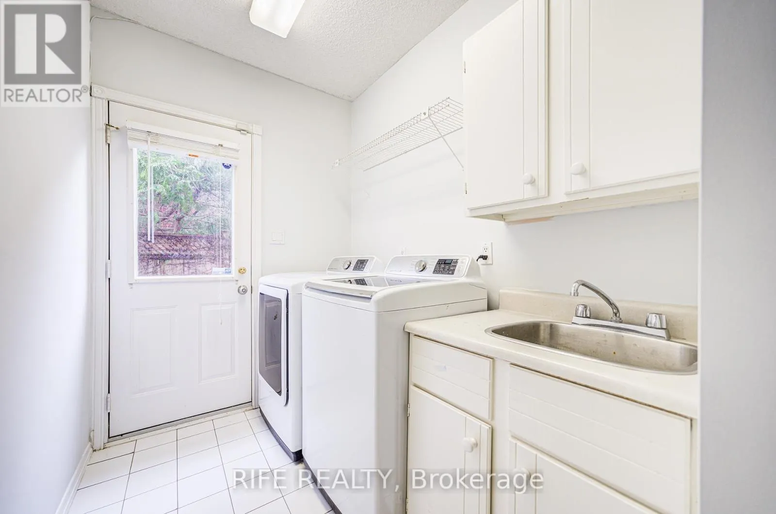 17 BRAMBLE DRIVE