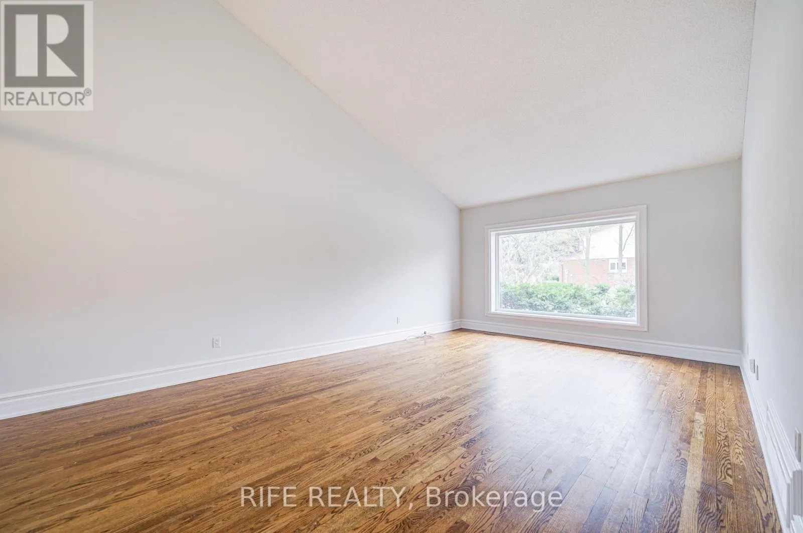 17 BRAMBLE DRIVE
