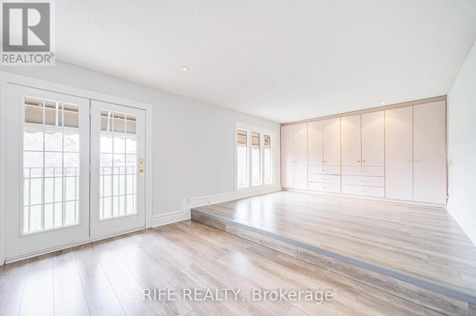 17 BRAMBLE DRIVE