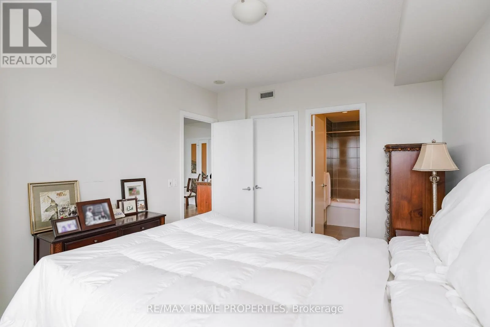 1804 - 181 WYNFORD DRIVE