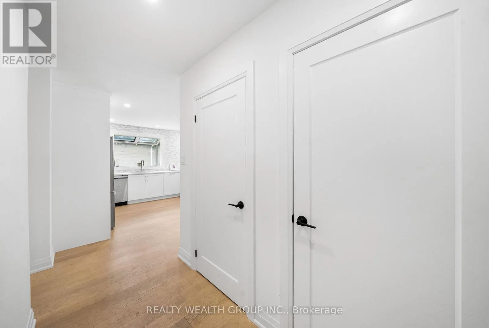 39 TREADGOLD CRESCENT